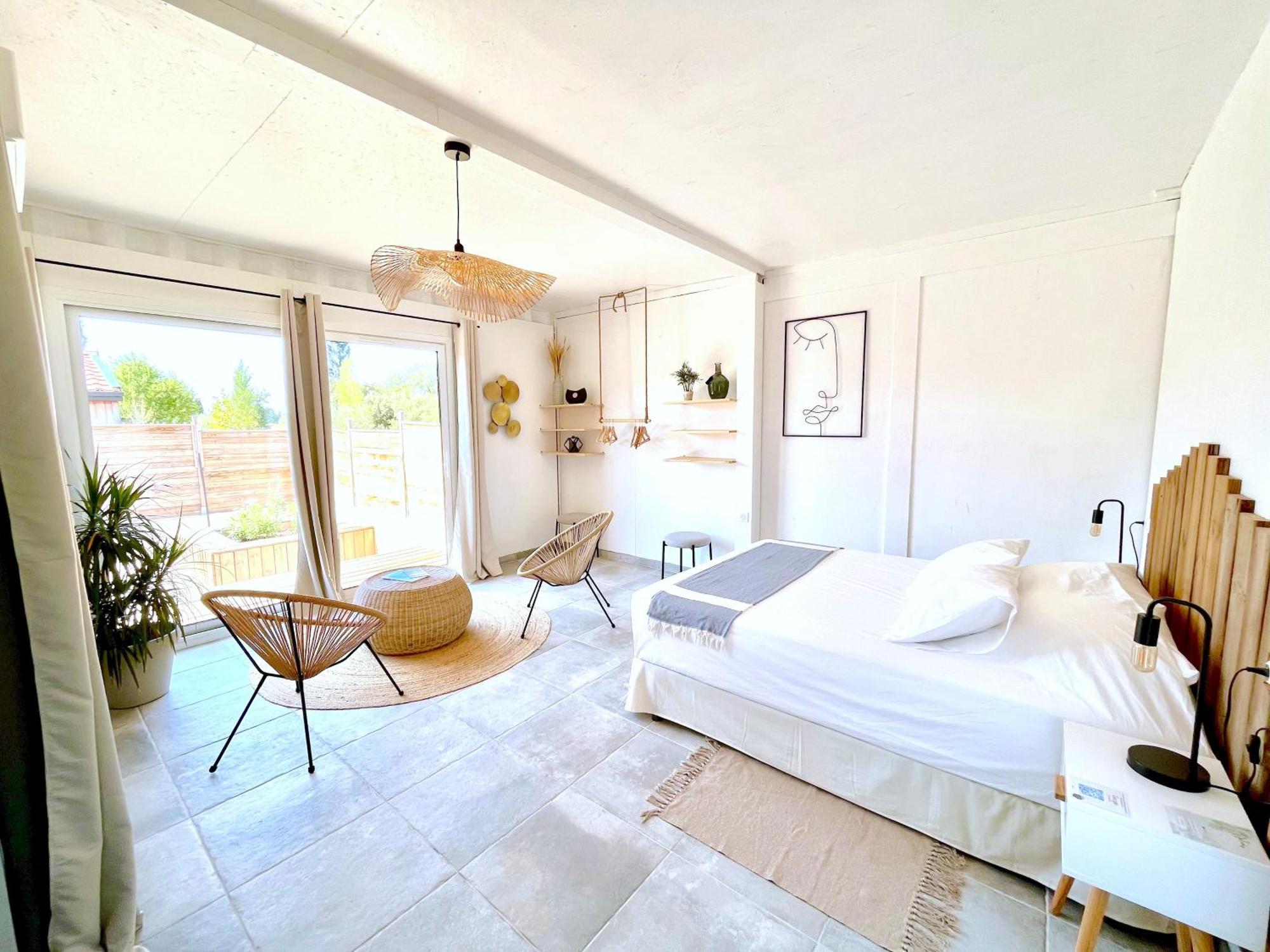 Nuiki Lodges - Chambres D'Hotes Montségur-sur-Lauzon Dış mekan fotoğraf
