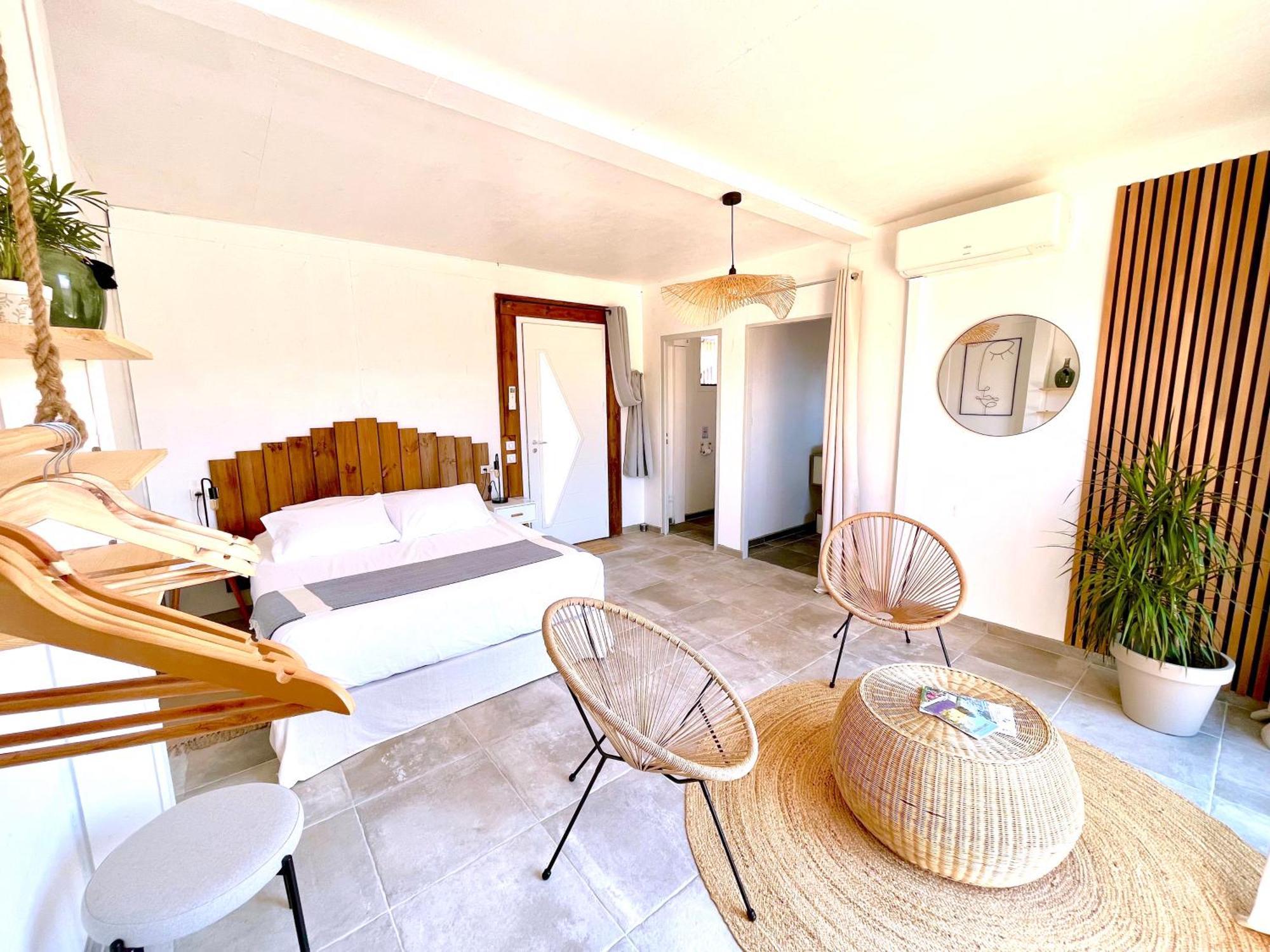 Nuiki Lodges - Chambres D'Hotes Montségur-sur-Lauzon Dış mekan fotoğraf